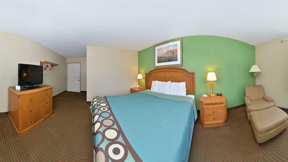 Super 8 By Wyndham Lafayette La Hotel Exterior photo